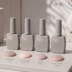 Kit unghii nude N9 Nude Essentials cu RubberBase Toffify, BuilderLiquid Peach Milk, AcryLiq Nudity și BuilderLiquid True Skin, prezentate alături de mostrele fiecărei nuanțe