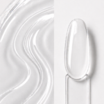 Builder Base Clear N9, builder base transparent aplicat pe o mostră ovală pentru unghii, cu textura gelului clear în fundal