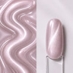 Top Coat Cat Eye Crystal N9 aplicat pe o mostră ovală pentru unghii, cu efect magnetic de sticlă lichidă și reflexii perlate reci